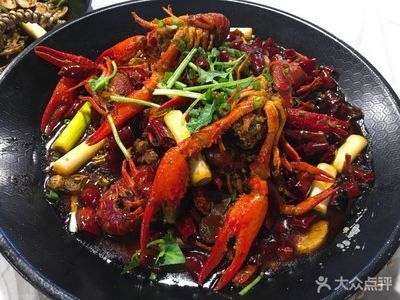 蒜香龍鯉魚：蒜香龍鯉魚的做法_蒜香龍鯉魚怎么做 蒜香龍鯉魚：蒜香龍鯉魚的做法_蒜香龍鯉魚怎么做 龍魚百科 第2張