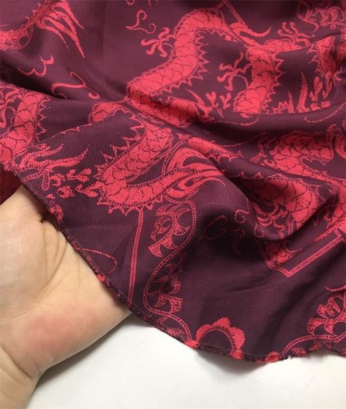 紅龍服飾有哪些材質(zhì)選擇? 龍魚百科 第4張 紅龍服飾有哪些材質(zhì)選擇? 紅龍服飾有哪些材質(zhì)選擇? 龍魚百科 第4張