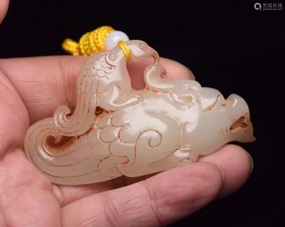 龍魚玉雕刻：龍魚玉雕刻是一種非常具有中國傳統藝術特色的雕刻形式