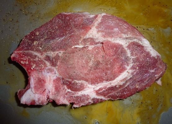 龍魚(yú)防掉眼頂燈側(cè)燈：龍魚(yú)防掉眼頂燈側(cè)燈是一種專(zhuān)為防止龍魚(yú)眼部受傷設(shè)計(jì)的照明設(shè)計(jì)