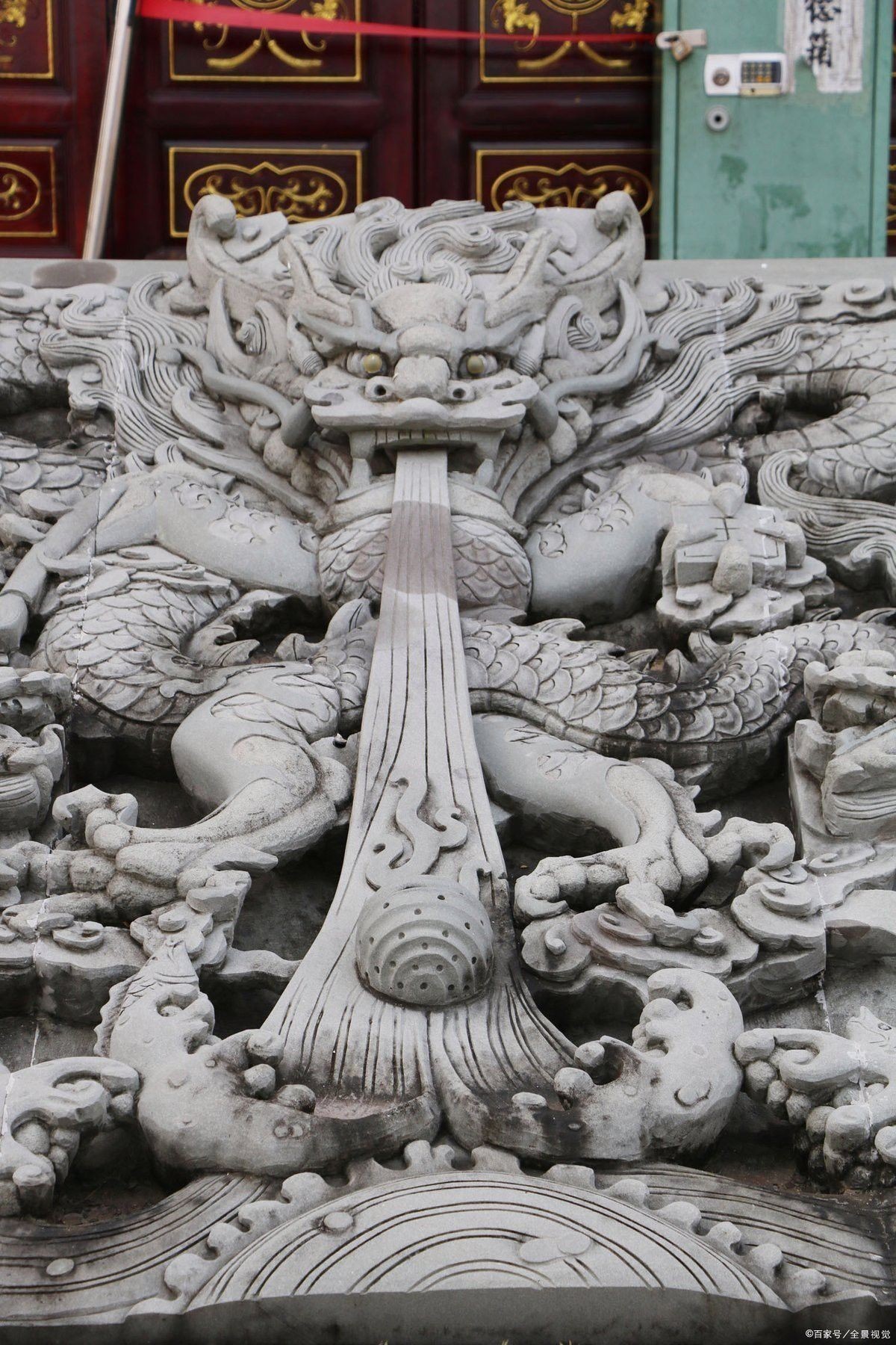 能舉幾個生龍的實例嗎？
