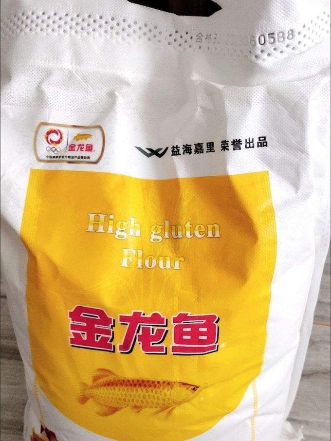 金龍魚麥芯粉是高筋還是低筋