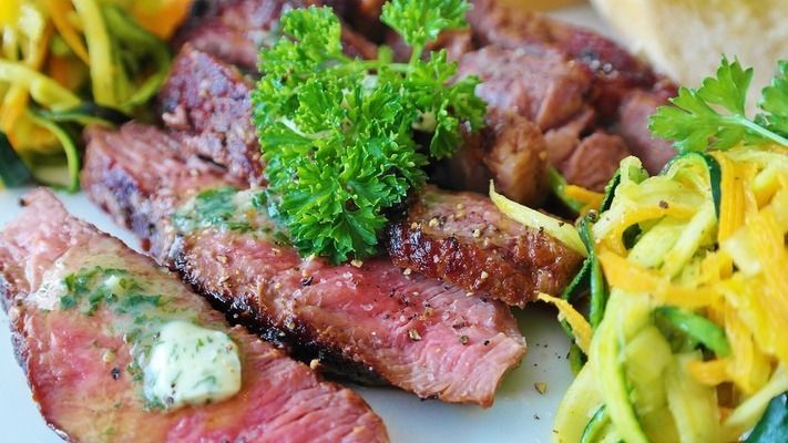 龍魚缸過濾材料用什么好：養龍魚時選擇合適的過濾材料很重要