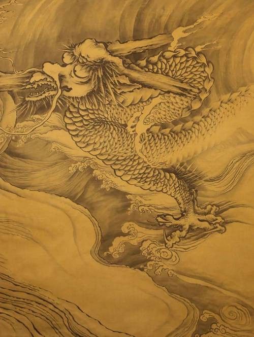 能推薦一些國畫風格的龍圖片嗎？