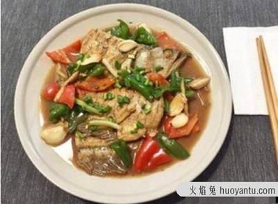 龍魚怎么燒好吃？：紅燒龍魚的烹飪方法和技巧，酸甜番茄龍魚的營養成分有哪些