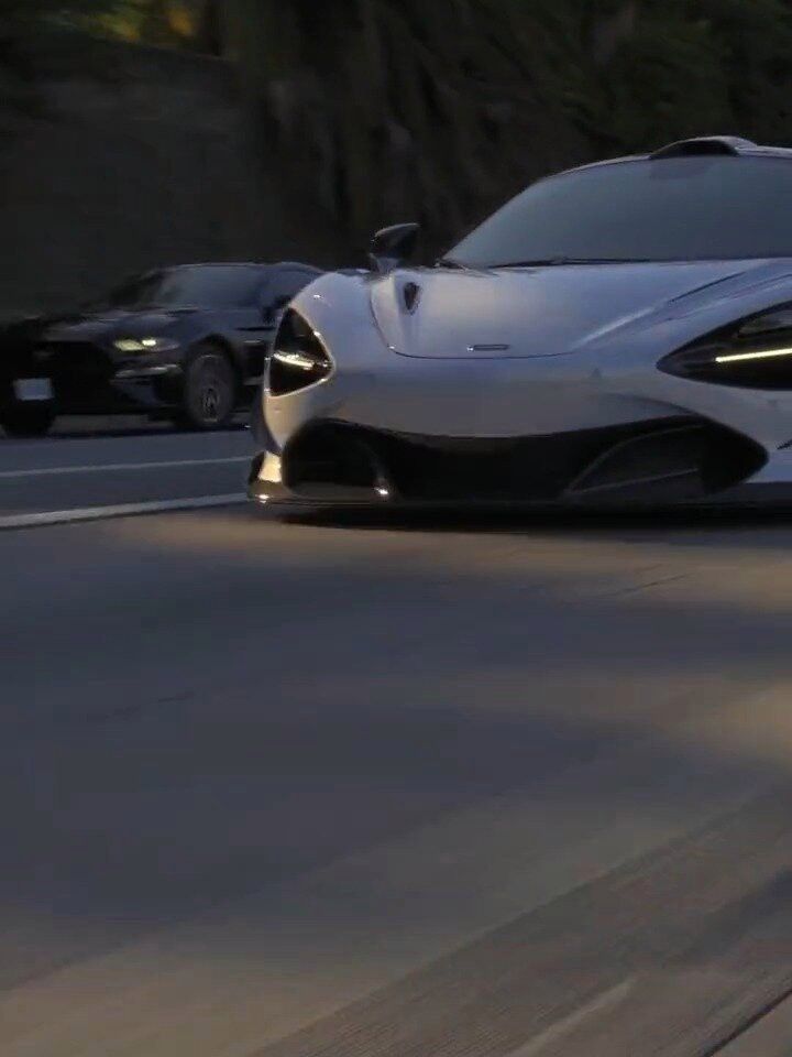 騰勢D9金龍魚壁紙高清版