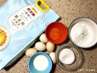 金龍魚的制作過(guò)程：金龍魚的制作過(guò)程可以分為幾個(gè)步驟