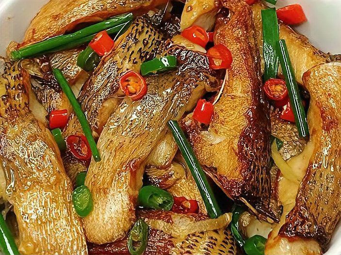 小龍魚的做法大全家常竅門是什么