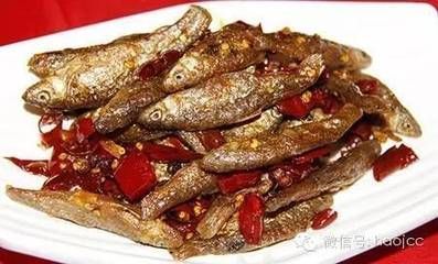 小龍魚咋做好吃又簡單：小龍魚咋做好吃又簡單小龍魚的簡單做法做法