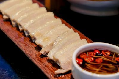 龍魚(yú)肉（龍魚(yú)的養(yǎng)殖與護(hù)理,龍魚(yú)的市場(chǎng)與價(jià)格,龍魚(yú)的文化意義）