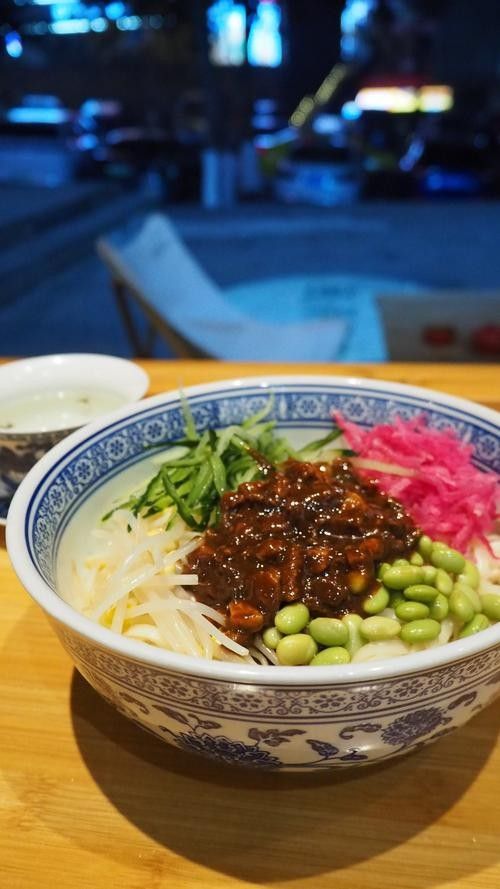 這兩家店的口碑如何？（岳云鵬在北京開的面館（海碗居）以老北京炸醬面為特色）