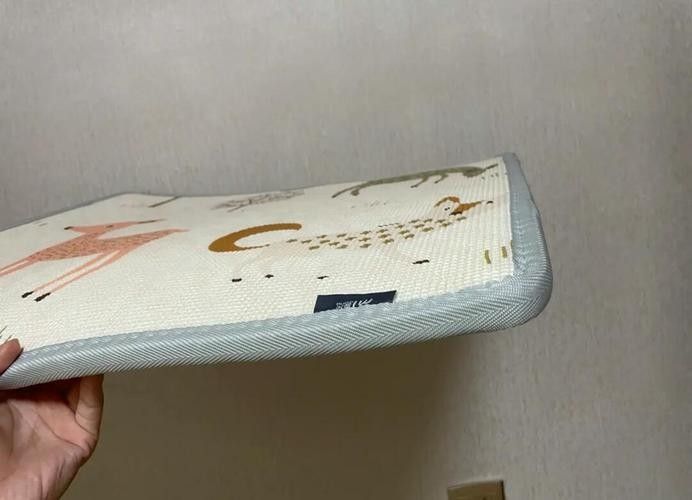 曼龍爬行墊的價格范圍是多少：曼龍嬰兒爬行墊價格范圍根據型號、尺寸和促銷活動有所不同