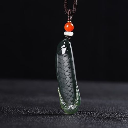 金龍魚和田玉吊墜哪個品牌好？：關于金龍魚和田玉吊墜品牌的綜合分析及推薦及推薦