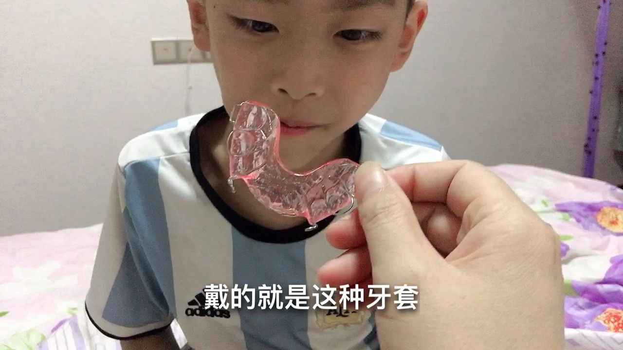 地包天手術(shù)風(fēng)險(xiǎn)大嗎？：做地包天手術(shù)風(fēng)險(xiǎn)大嗎