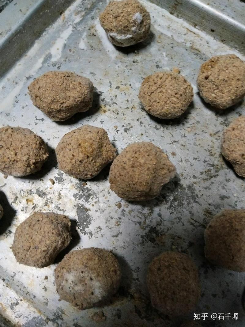 龍魚飼料自制的詳細(xì)步驟：自制龍魚飼料最簡(jiǎn)單方法