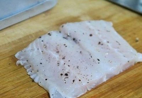 龍利魚烹飪時如何避免碎裂：魚片一煮就碎做好“2個”關(guān)鍵步驟,魚肉滑嫩不碎,鮮香不腥