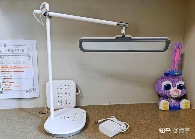 黃燈和白燈哪個更護眼？：黃燈和白燈哪個對眼好