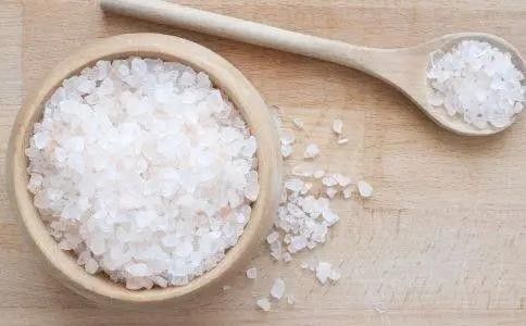 龍魚加鹽后如何觀察狀態：養龍魚加鹽用什么用
