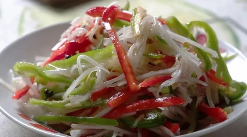 金龍魚橄欖調(diào)和油適合哪些涼拌菜：怪不得飯店的涼拌菜那么好吃，原來(lái)訣竅在這里 金龍魚橄欖調(diào)和油適合哪些涼拌菜：怪不得飯店的涼拌菜那么好吃，原來(lái)訣竅在這里 龍魚百科 第6張