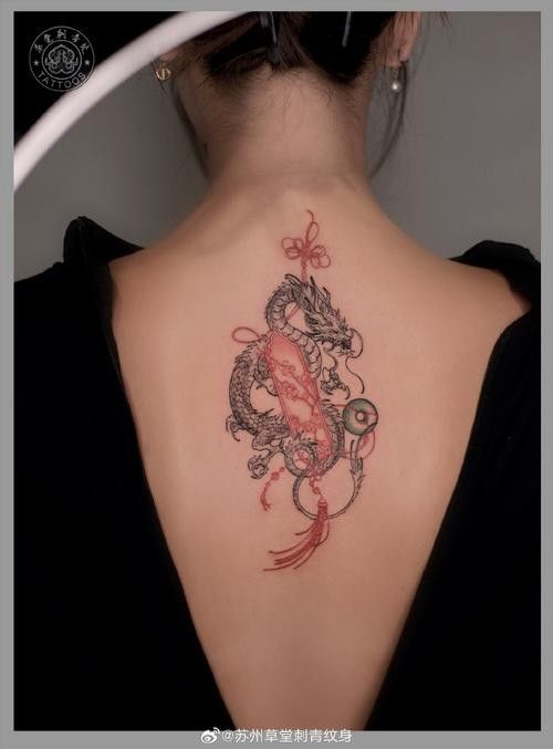 能推薦一些紅龍紋身圖案嗎：幾種風格鮮明的紅龍紋身圖案推薦