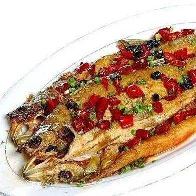 金龍魚和翹嘴魚哪個更好吃？：夏季“翹嘴魚”怎么做好吃