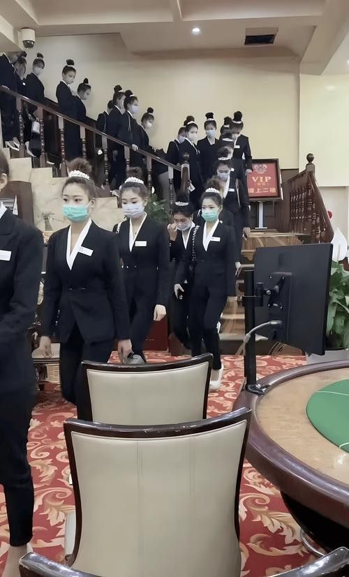 騰龍魚缸的微信客服哪個(gè)更有效？：如何判斷一個(gè)微信客服是否官方認(rèn)證