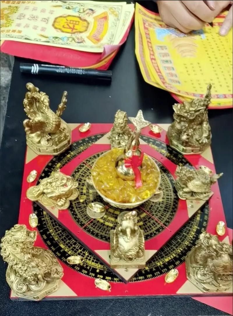 給我一些招財和龍魚混養的圖片：招財魚與龍魚混養的實景圖
