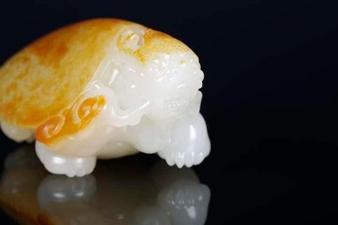 蘇州龜王張堯華的龍龜作品價格如何：蘇州龜王張堯華的龍龜作品價格因材質(zhì)、克重、工藝及市場稀缺性差異顯著 蘇州龜王張堯華的龍龜作品價格如何：蘇州龜王張堯華的龍龜作品價格因材質(zhì)、克重、工藝及市場稀缺性差異顯著 龍魚百科 第3張