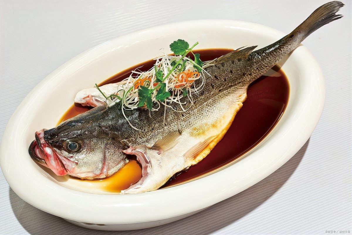 如何烹飪舟山小白龍魚以保留其鮮味：3種家常做法，鮮嫩無腥味