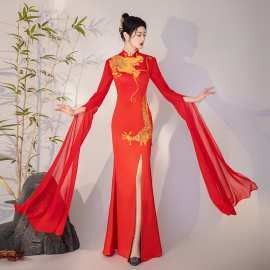 紅龍旗服飾有哪些經典款式：紅色旗袍龍袍批發、促銷價格、產地貨源