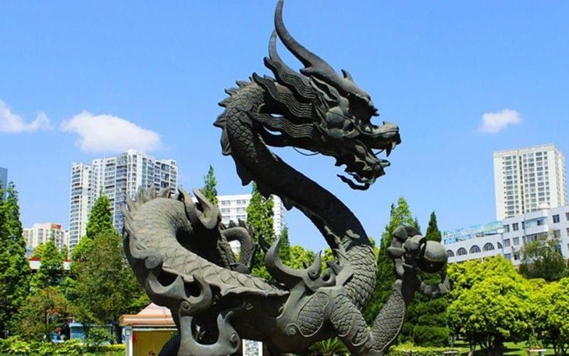 還有哪些生龍主題雕塑作品：北京街頭龍味十足！