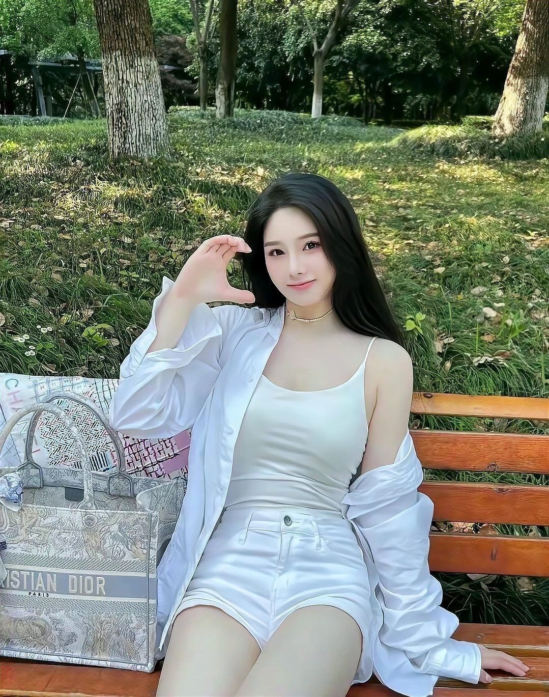 龍與其他生肖有何不同：十二生肖中唯一的神話生物其獨特性主要體現在以下方面 龍與其他生肖有何不同：十二生肖中唯一的神話生物其獨特性主要體現在以下方面 龍魚百科 第2張