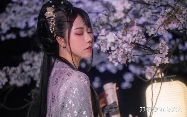 如何聯系到高女士或李女士：如何找到高女士或李女士