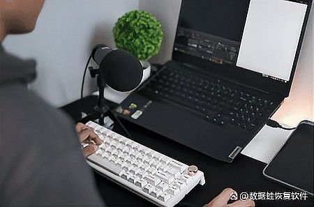 如何設(shè)置高清金龍魚(yú)壁紙：如何設(shè)置金龍魚(yú)壁紙