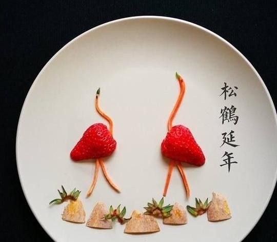金龍魚擺盤有哪些創意設計：金龍魚擺盤的創意設計
