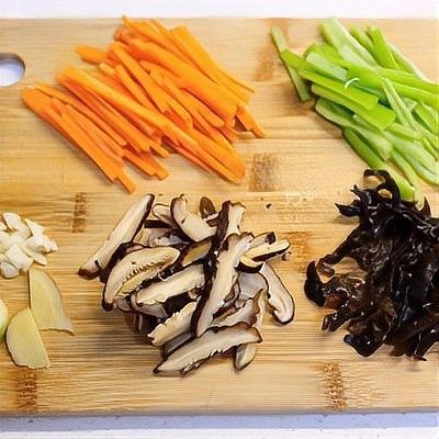 河北金龍魚菜譜有哪些：一份簡(jiǎn)單的河北金龍魚菜譜