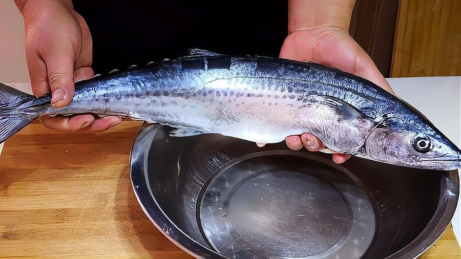 冷凍小魚解凍后需要清洗嗎？（不管解凍什么魚，千萬不要用水泡了，只用一招） 冷凍小魚解凍后需要清洗嗎？（不管解凍什么魚，千萬不要用水泡了，只用一招） 龍魚百科 第6張