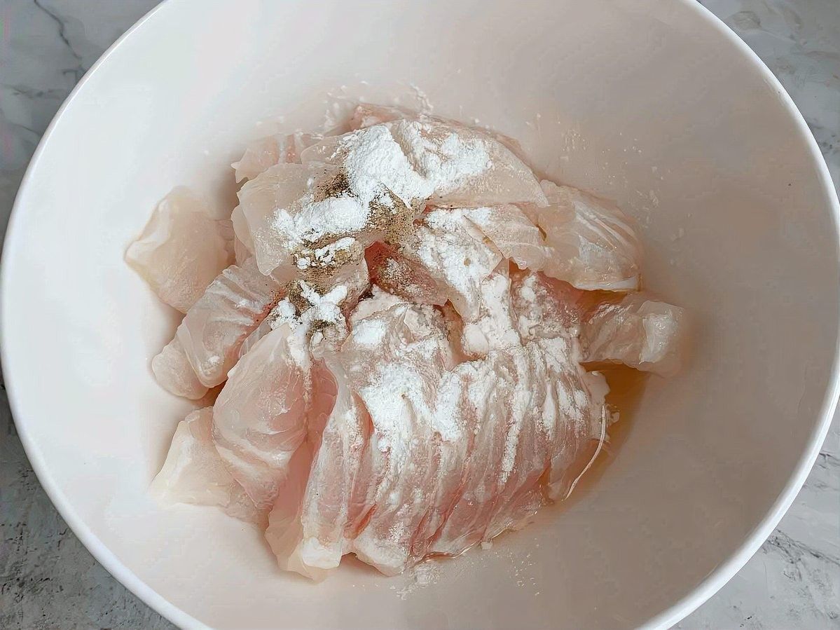 瀾滄江龍魚(yú)火鍋如何處理刺（瀾滄江龍魚(yú)火鍋湯底有哪些選擇瀾滄江龍魚(yú)火鍋的選擇）