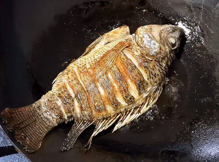 如何判斷油溫是否適合煎魚（如何判斷煎魚油溫是否適宜？）