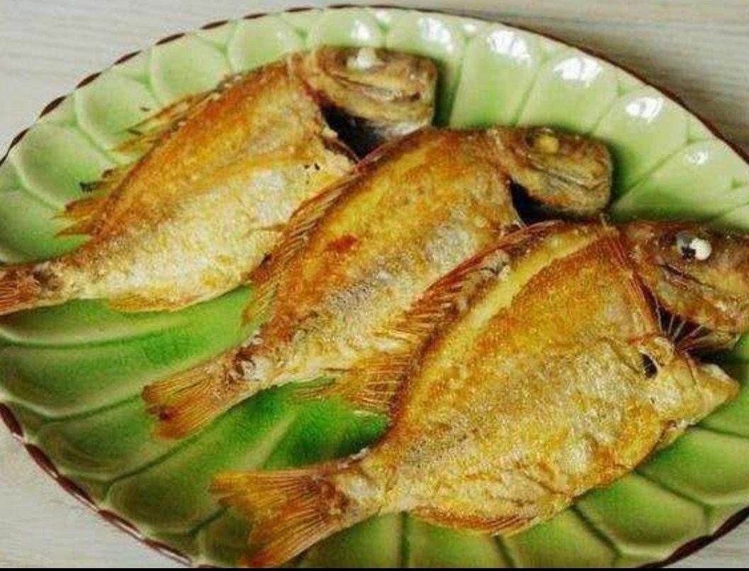 如何判斷油溫是否適合煎魚（如何判斷煎魚油溫是否適宜？）