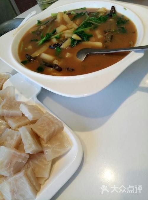 如何預訂齊齊哈爾市小黑龍魚館的座位（如何通過美團預訂小黑龍魚館座位？）