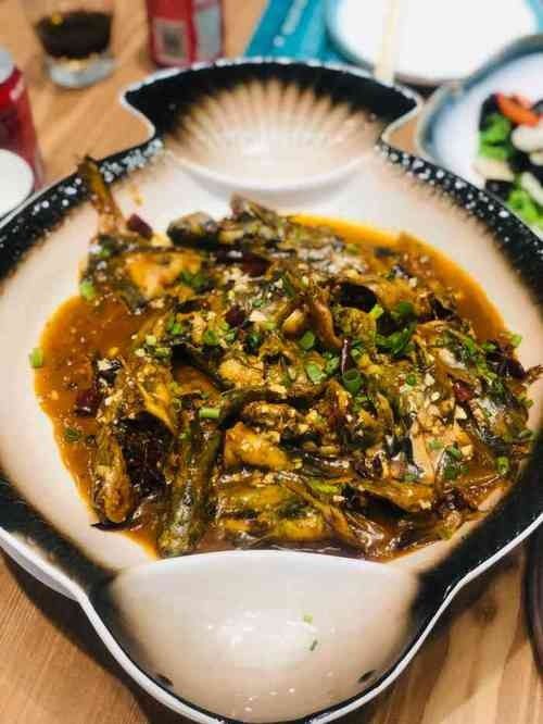 如何預訂齊齊哈爾市小黑龍魚館的座位（如何通過美團預訂小黑龍魚館座位？）