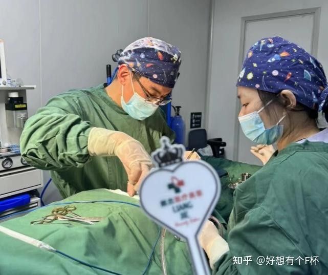 如何選擇可靠的美容師？（可靠的美容師是確保美麗和健康的關(guān)鍵，以下關(guān)鍵步驟和建議）
