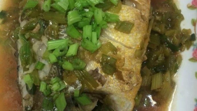 金龍魚(yú)半煎煮的具體步驟（金龍魚(yú)半煎煮怎么做好吃）