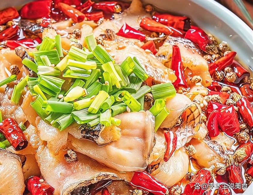 煮金龍魚時(shí)能放花椒嗎？（不管燉什么魚，千萬(wàn)不要放這2種調(diào)料） 煮金龍魚時(shí)能放花椒嗎？（不管燉什么魚，千萬(wàn)不要放這2種調(diào)料） 龍魚百科 第4張