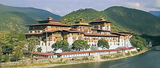 不丹國旗上的珠寶有何歷史背景（不丹國旗上的珠寶具有深厚的歷史背景）