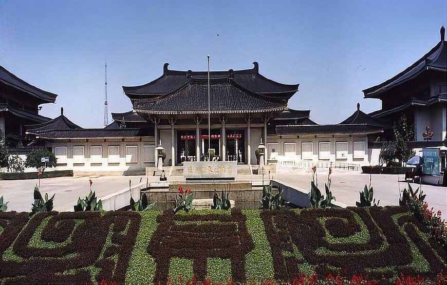 金龍雕塑的修復痕跡如何識別（如何識別金龍雕塑的修復痕跡） 金龍雕塑的修復痕跡如何識別（如何識別金龍雕塑的修復痕跡） 龍魚百科 第2張