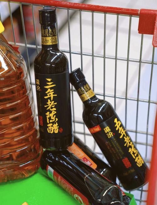 梁汾金龍魚醋業(yè)有哪些特色產(chǎn)品（梁汾金龍魚醋業(yè)哪個(gè)系列最受歡迎梁汾金龍魚醋業(yè)）