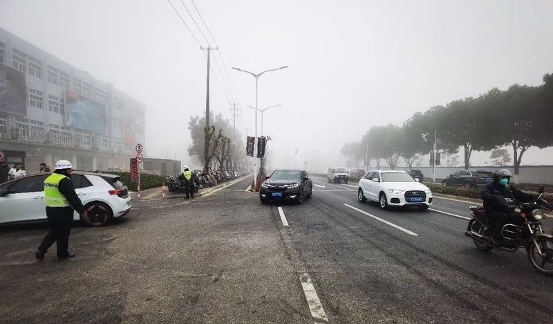 該店是否有停車場（咖啡廳是否有停車場）