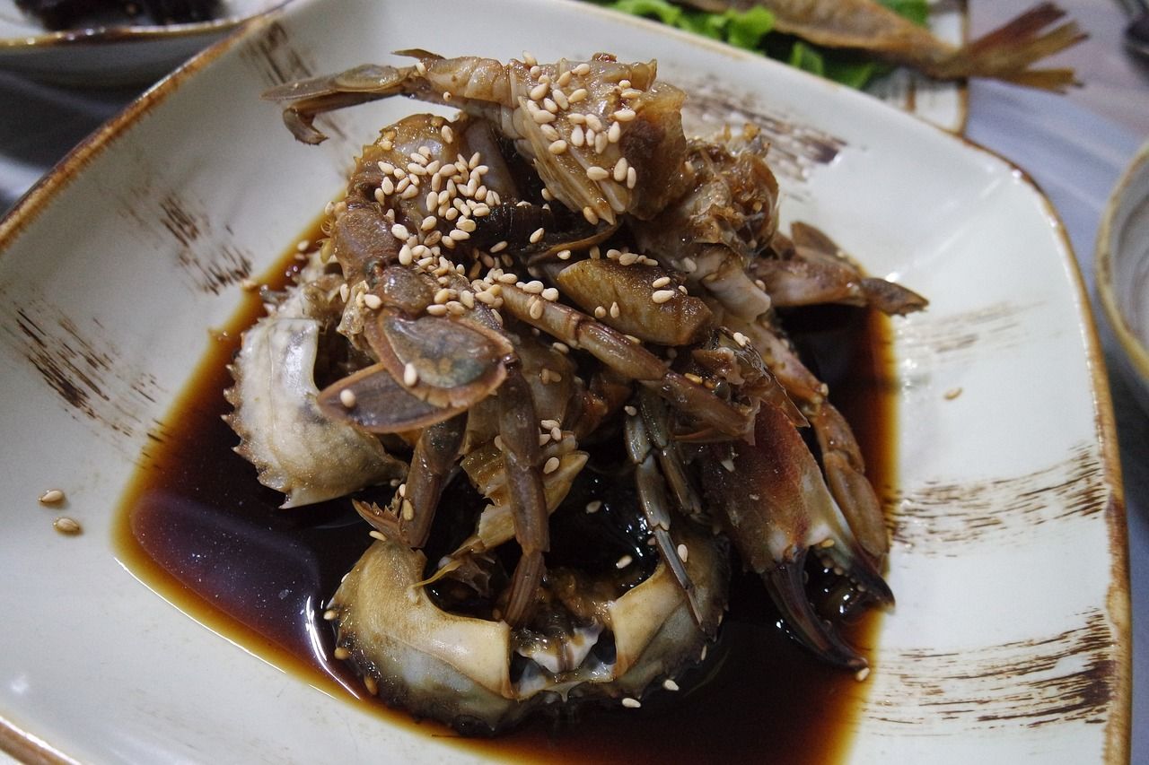 魚缸底砂石頭造景圖片大全集（魚缸底砂石怎么洗都洗不干凈）（自然水景魚缸造景石頭種類）